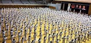 会場